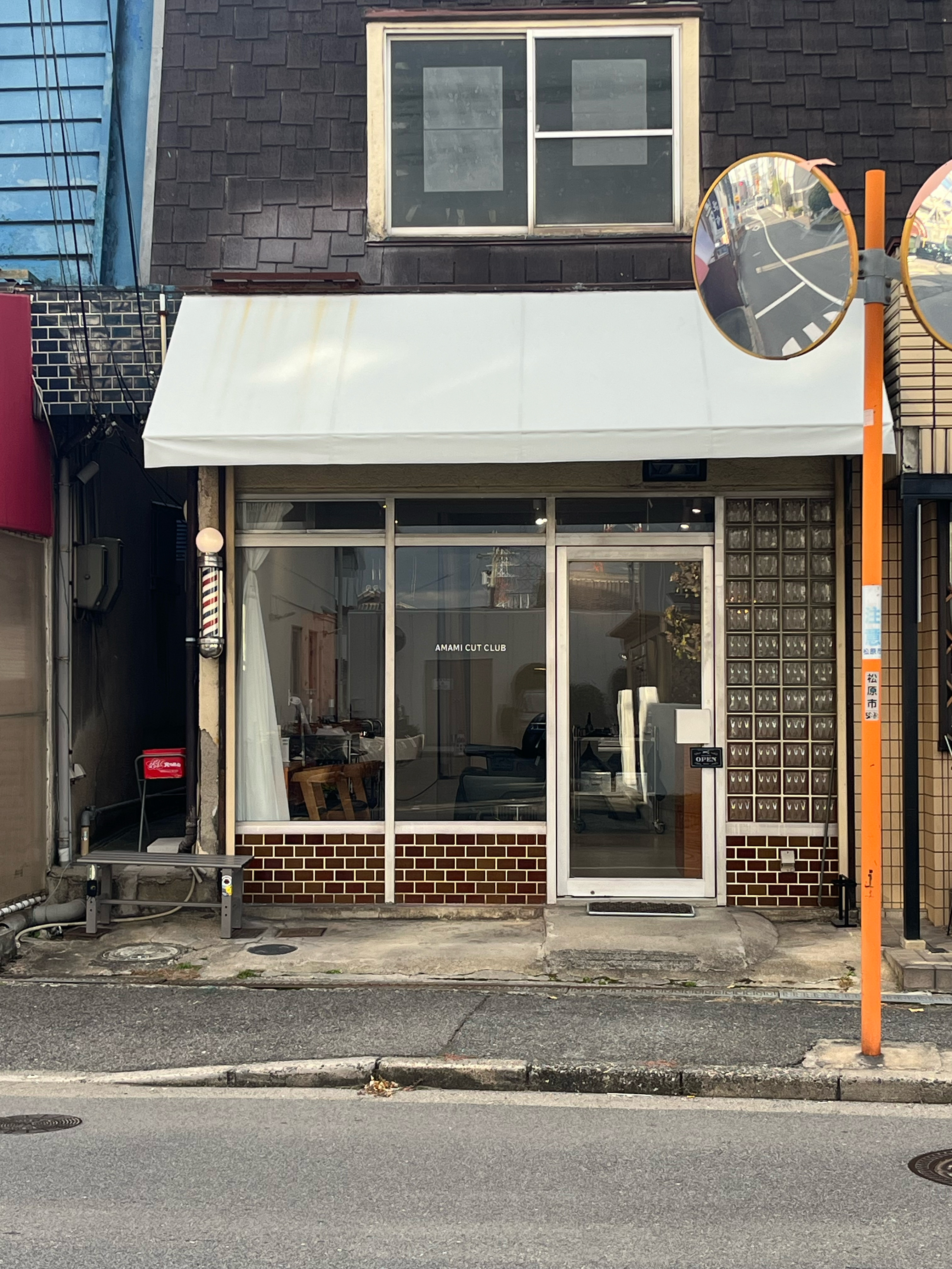 店の正面の写真