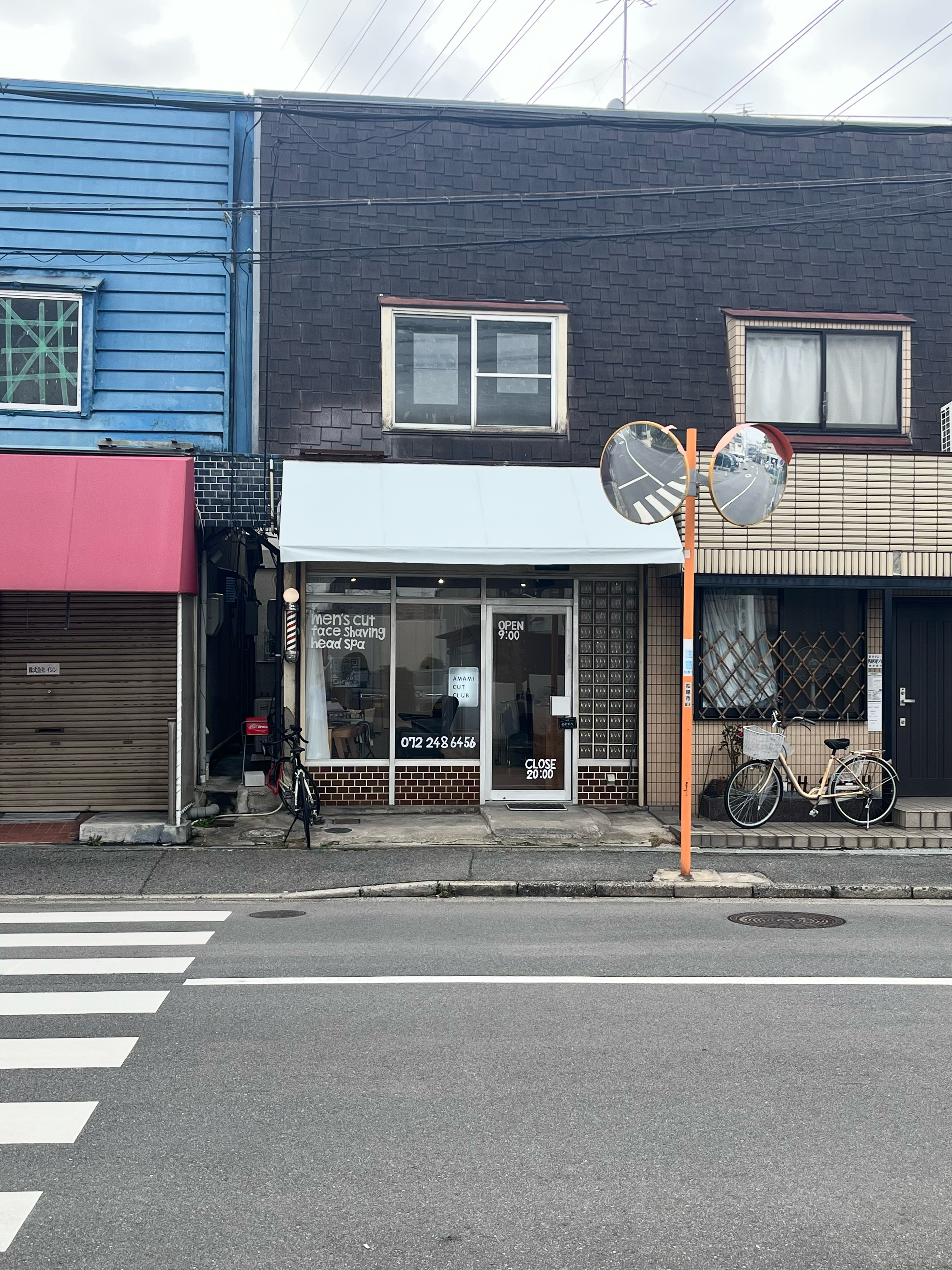 店の正面の写真